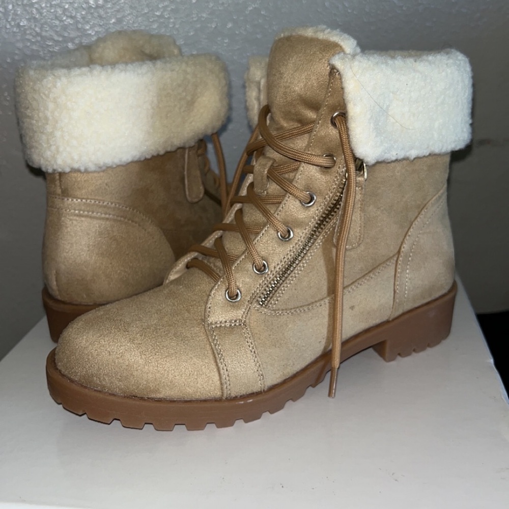 Women’s warm booties beige 6.5